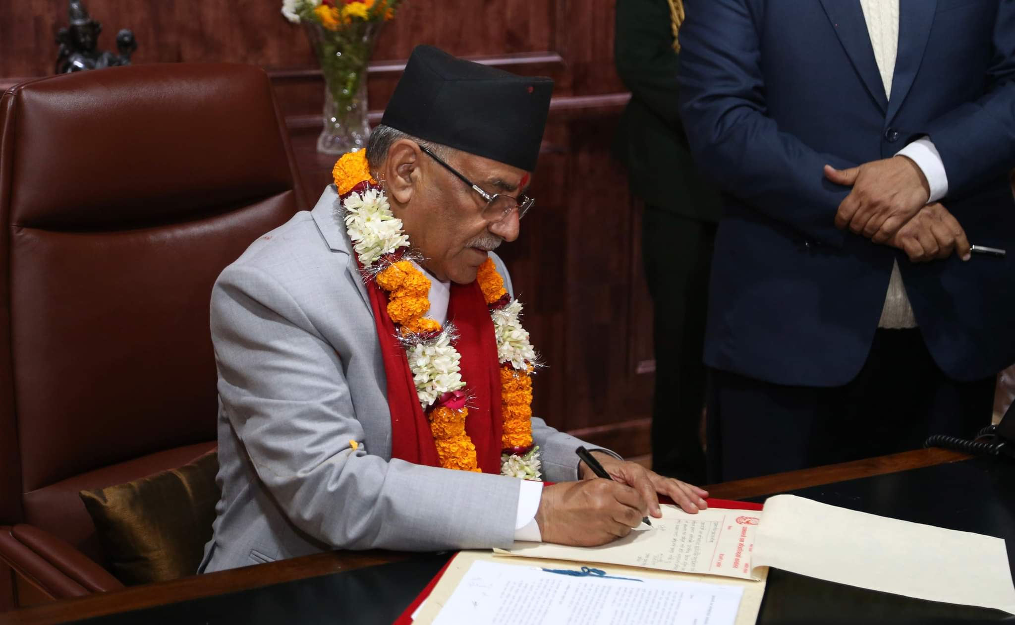 प्रधानमन्त्री प्रचण्डका ३० दिन  : अभूतपूर्व विश्वासको मत, सिंहदरबारबाट कामकाज [विचार]